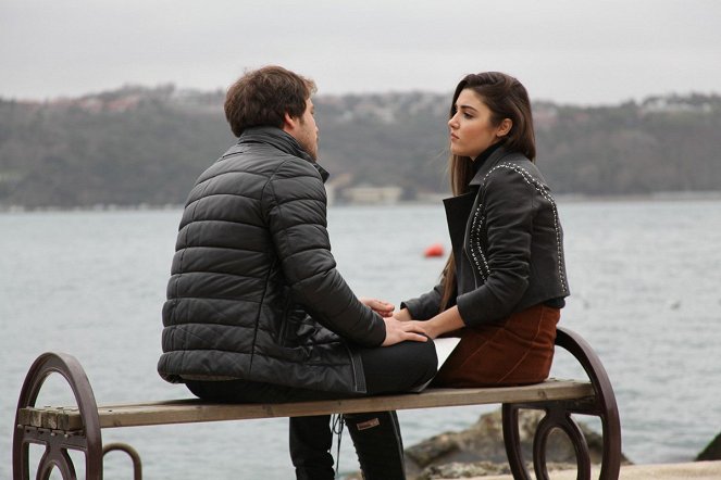 Güneşin Kızları - Episode 36 - Filmfotos - Hande Erçel