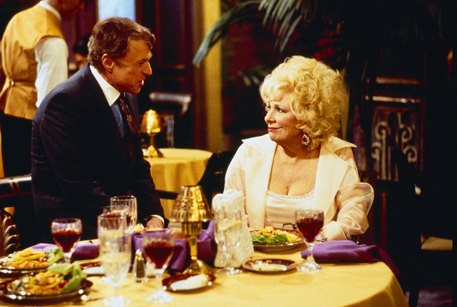 Die Nanny - Season 6 - Sylvia, ein Ehemann … und ’ne heiße Affäre - Filmfotos - Steve Lawrence, Renée Taylor