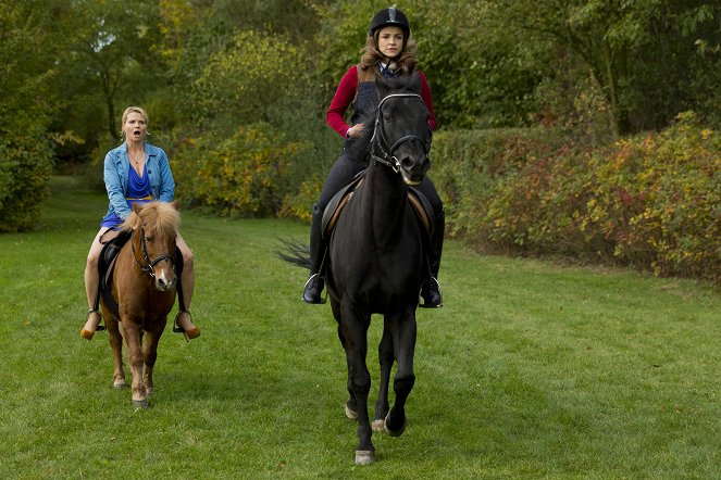 Danni Lowinski - Haussklavin - Filmfotók - Annette Frier, Rebecca Immanuel