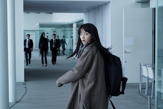 Laplace no madžo - Film - Suzu Hirose