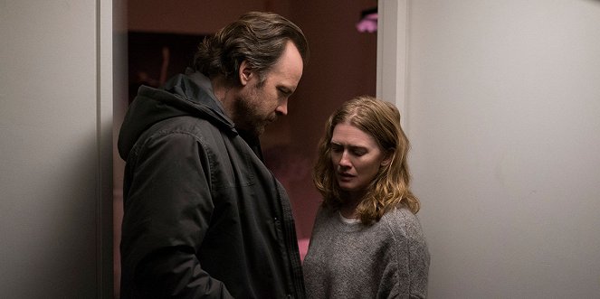 Kłamstwo - Z filmu - Peter Sarsgaard, Mireille Enos