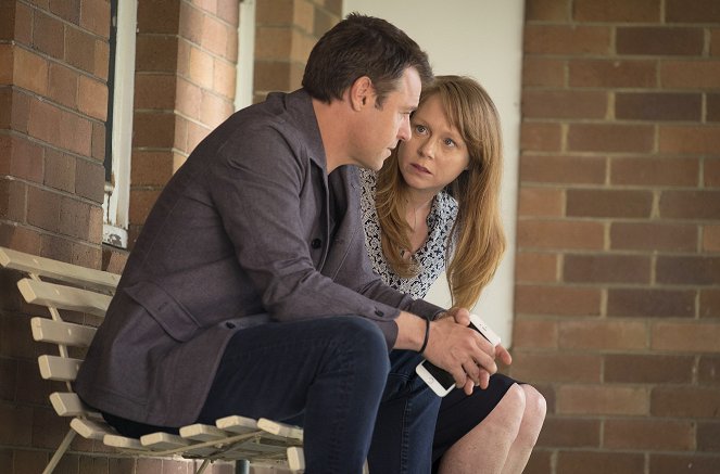 Doctor Doctor - Season 1 - I Need Another Drink - Photos - Rodger Corser, Hayley McElhinney