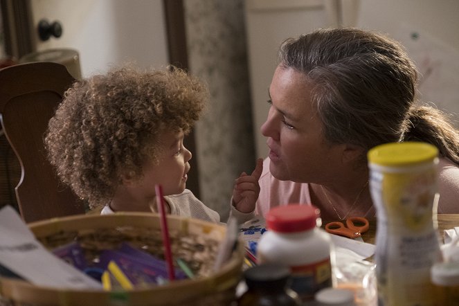 SMILF - Chocolate Pudding & a Cooler of Gatorade - Van film - Rosie O'Donnell