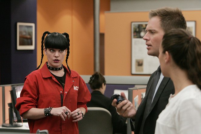 NCIS: Naval Criminal Investigative Service - Family - Photos - Pauley Perrette, Michael Weatherly