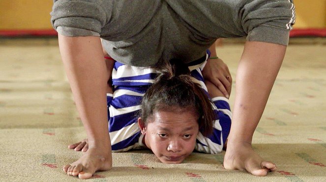 Kambodscha: Eine Zirkusschule als Sprungbrett fürs Leben - Kuvat elokuvasta