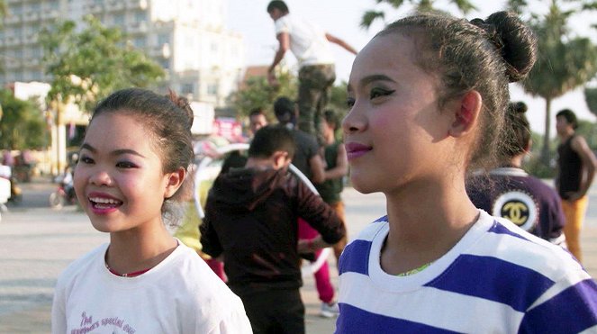 Kambodscha: Eine Zirkusschule als Sprungbrett fürs Leben - De la película