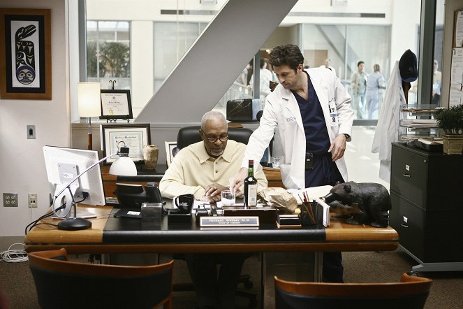 Grey's Anatomy - Season 6 - I Like You So Much Better When You're Naked - Photos - James Pickens Jr., Patrick Dempsey