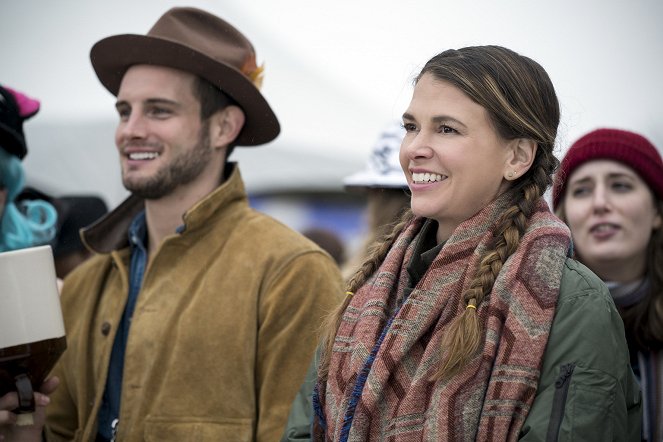 Younger - Season 2 - Into the Woods & Out of the Woods - Photos - Nico Tortorella, Sutton Foster