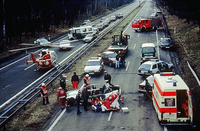 Alarm für Cobra 11 - Die Autobahnpolizei - Season 1 - Bomben bei Kilometer 92 - Filmfotos
