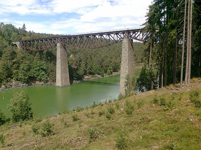 Tajemství železnic - Vlakem za železnou oponu - Photos