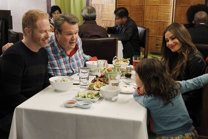 Modern Family - Season 4 - The Future Dunphys - Photos - Jesse Tyler Ferguson, Eric Stonestreet, Sofía Vergara