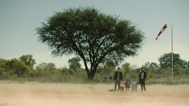 Fluss des Lebens - Okavango - Fremder Vater - Do filme - Tom Gronau, Matilda Jork, Christina Hecke