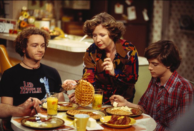Aquellos maravillosos 70 - Season 1 - The Good Son - De la película - Danny Masterson, Debra Jo Rupp, Topher Grace