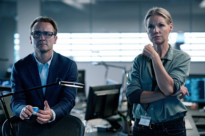 Greyzone - Dobbelagent - Z filmu - Lars Ranthe, Tova Magnusson