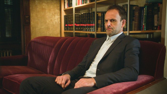 Elementary - You've Come a Long Way, Baby - Photos - Jonny Lee Miller