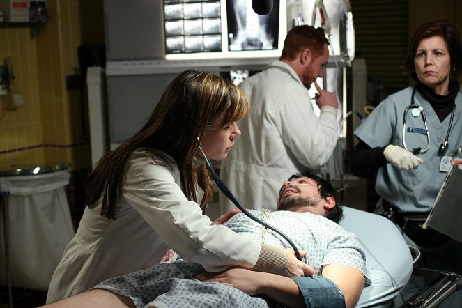 ER - Dying Is Easy - Van film - Maura Tierney, Freddy Rodríguez