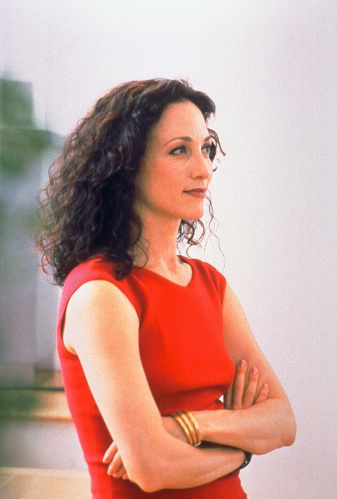 Law & Order: Special Victims Unit - ...Or Just Look Like One - Photos - Bebe Neuwirth