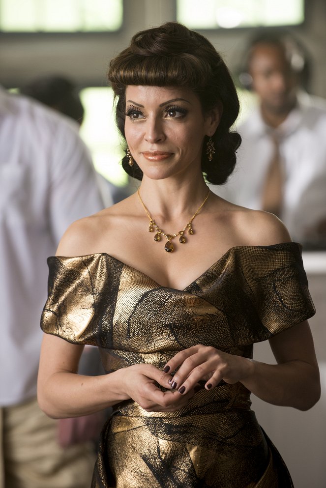 Lost Girl - Let the Dark Times Roll - Photos - Emmanuelle Vaugier