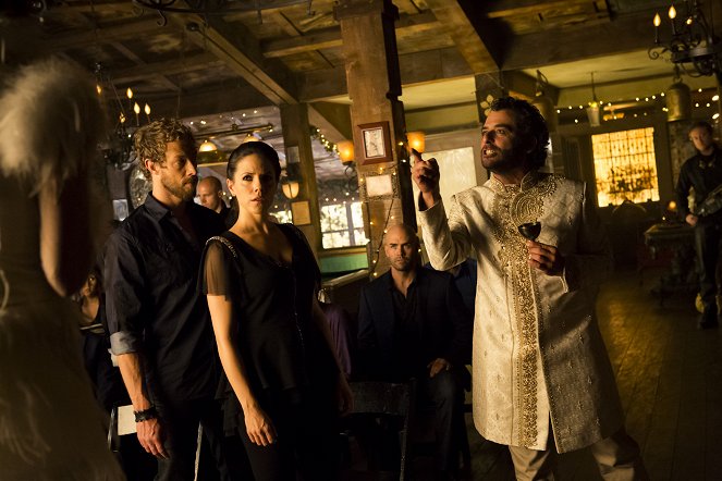 Lost Girl - Of All the Gin Joints - Photos - Kris Holden-Ried, Anna Silk, Alex Karzis