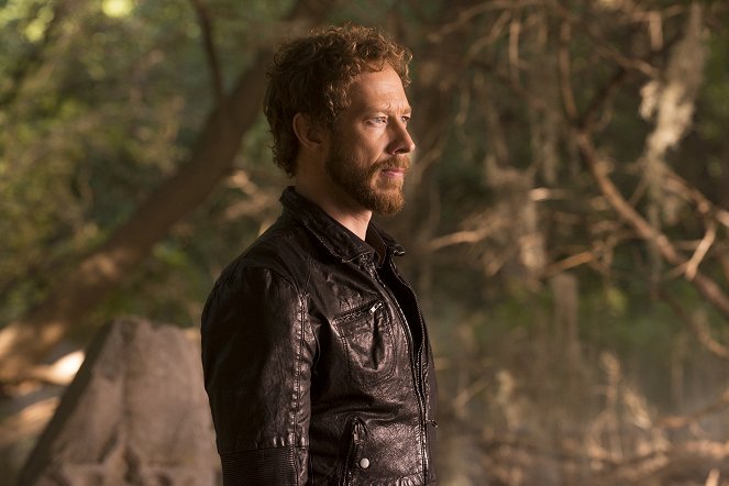 Lost Girl - Destiny's Child - Photos - Kris Holden-Ried