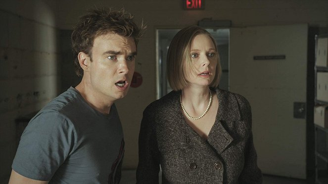 Sanctuary - Season 3 - Animus - Photos - Robin Dunne, Allison Hossack