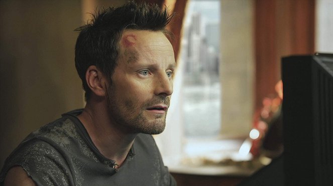 Sanctuary - Hangover - De la película - Ryan Robbins