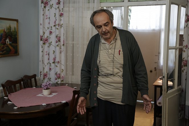 A Woman - Episode 5 - Photos - Şerif Erol