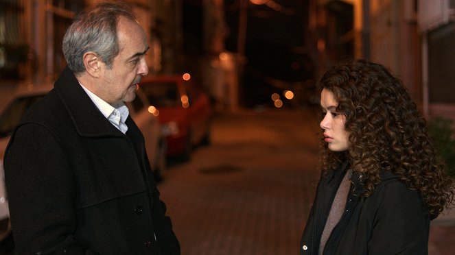Kadın - Episode 11 - Kuvat elokuvasta - Şerif Erol, Seray Kaya