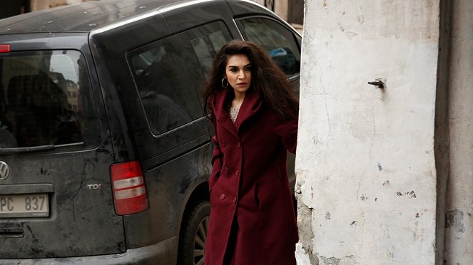 Kadın - Season 1 - Episode 14 - Kuvat elokuvasta