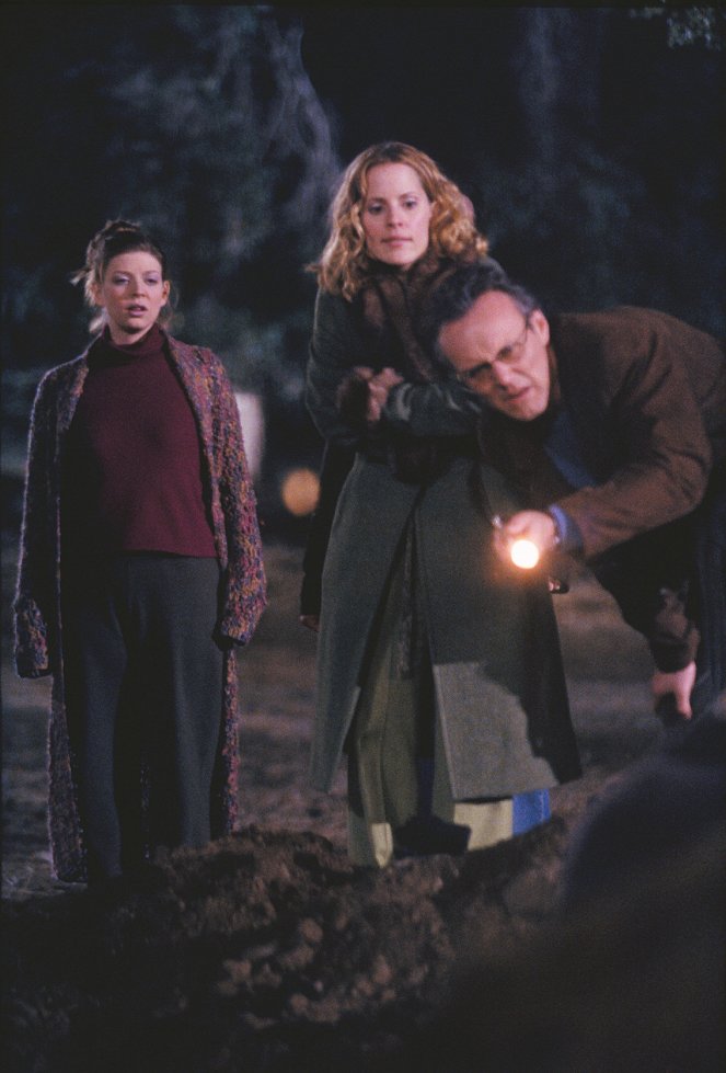 Buffy - Im Bann der Dämonen - Alles Böse kommt von oben - Filmfotos - Amber Benson, Cynthia Bergstrom, Anthony Head