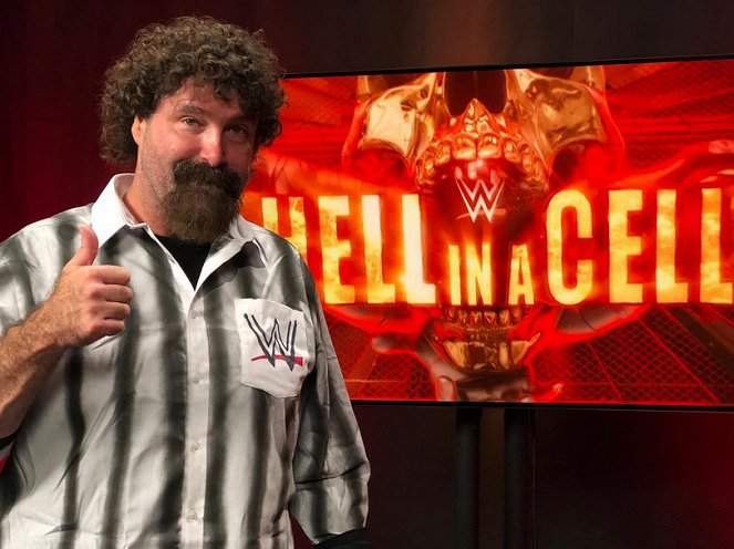 WWE Hell in a Cell - Z natáčení - Mick Foley