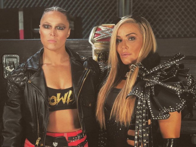 WWE Hell in a Cell - Dreharbeiten - Ronda Rousey, Natalie Neidhart