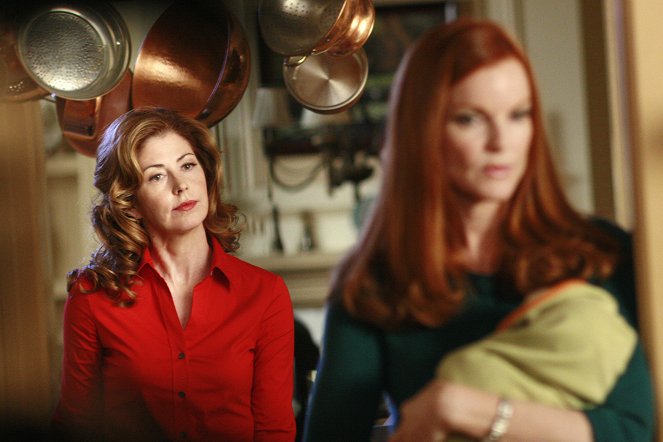 Desperate Housewives - Something's Coming - Photos - Dana Delany