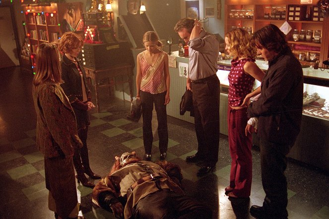 Buffy, a vámpírok réme - A tanya - Filmfotók - Alyson Hannigan, Sarah Michelle Gellar, Anthony Head, Emma Caulfield Ford, Nicholas Brendon