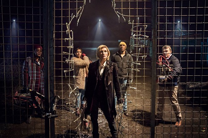 Doctor Who - Season 11 - The Woman Who Fell to Earth - Photos - Mandip Gill, Jodie Whittaker, Tosin Cole, Bradley Walsh