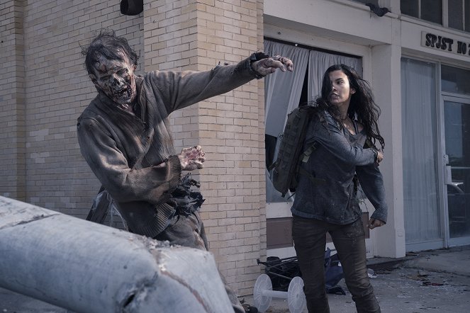 Fear the Walking Dead - Huszonegy - Filmfotók - Danay Garcia