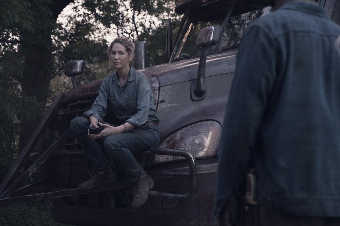 Fear the Walking Dead - Season 4 - Blackjack - Filmfotos - Jenna Elfman