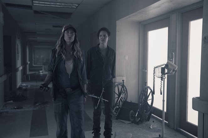 Fear the Walking Dead - MM 54 - Photos - Mo Collins, Maggie Grace