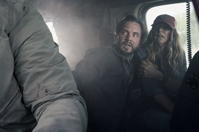 Fear the Walking Dead - Mm 54 - Film - Aaron Stanford, Mo Collins