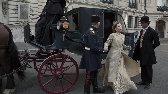 Megtalálsz Párizsban - Season 1 - Az opera portálja - Filmfotók - Elisa Doughty