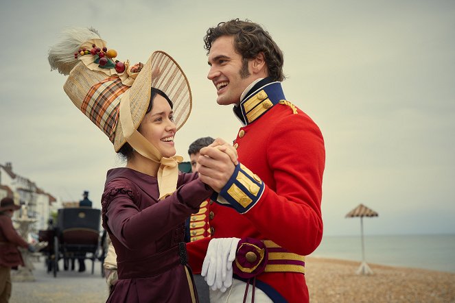Targowisko próżności - In Which Becky Joins Her Regiment - Z filmu - Olivia Cooke, Tom Bateman