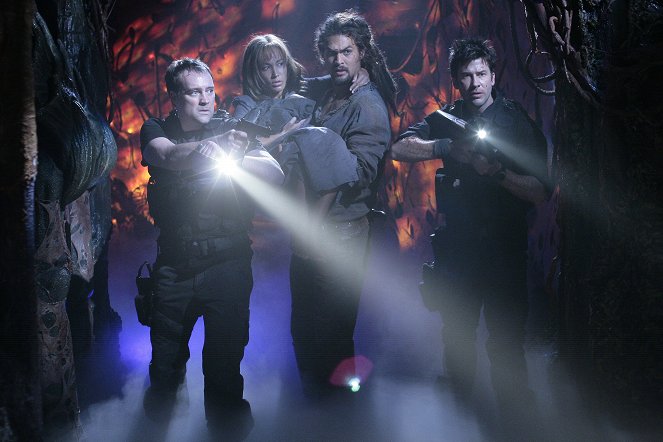 Stargate: Atlantis - Season 5 - Search and Rescue - Photos - David Hewlett, Rachel Luttrell, Jason Momoa, Joe Flanigan