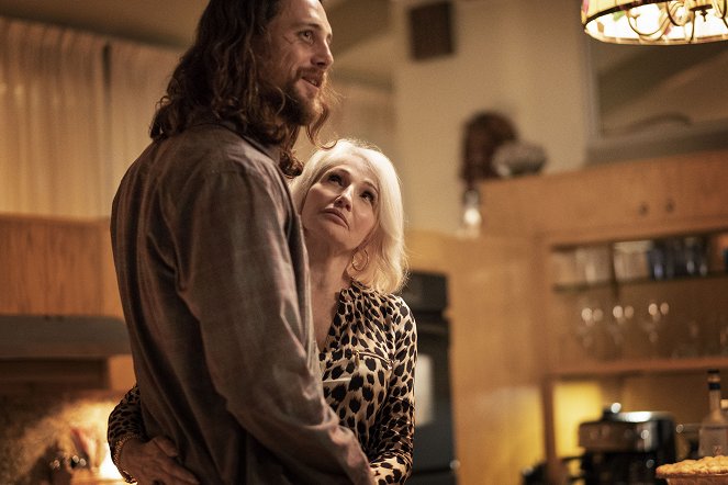 Animal Kingdom - Incoming - Van film - Ben Robson, Ellen Barkin