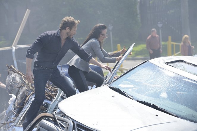 Lost Girl - Here Comes the Night - Film - Kris Holden-Ried, Anna Silk