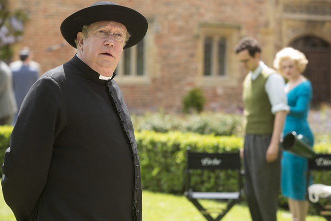 Father Brown - The Mask of the Demon - Photos - Mark Williams, William Ellis, Molly Hanson