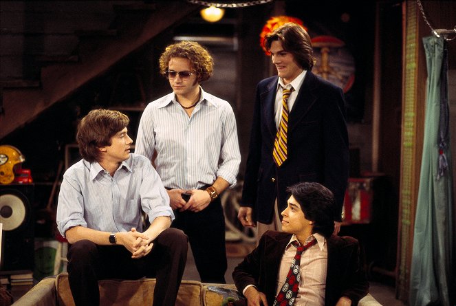 Azok a 70-es évek - show - Season 2 - After Glow - Filmfotók - Topher Grace, Danny Masterson, Ashton Kutcher, Wilmer Valderrama