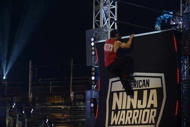 American Ninja Warrior - Van de set