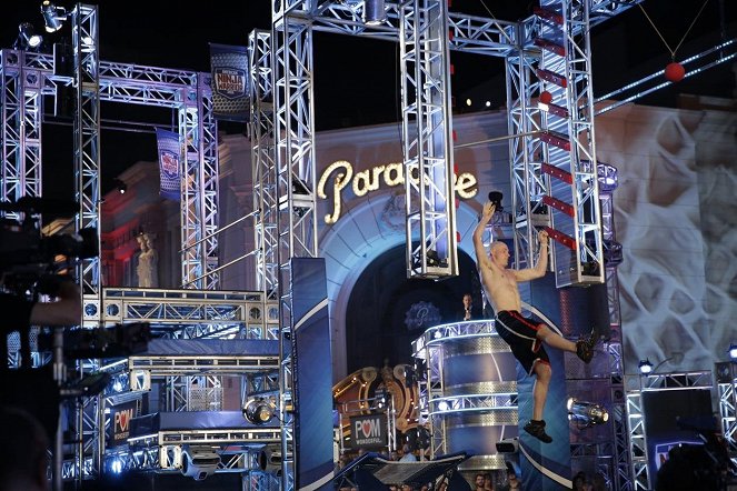 American Ninja Warrior - Van de set