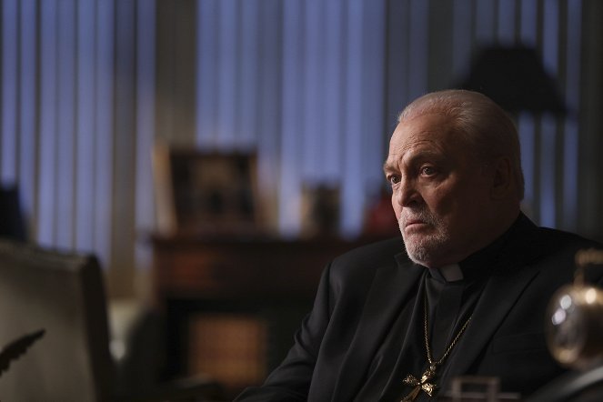 Blue Bloods - Crime Scene New York - Brushed Off - Photos - Stacy Keach