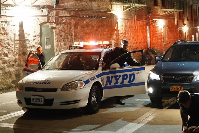Blue Bloods - Crime Scene New York - Season 8 - Heavy Is the Head - Photos